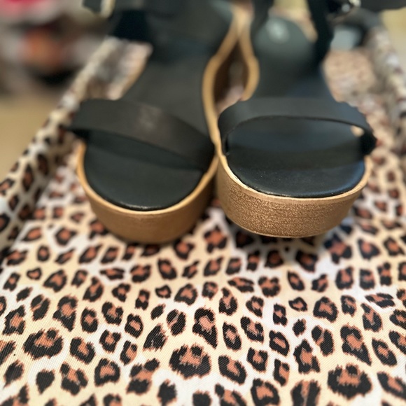 Cato Black Wedges - Picture 4 of 4